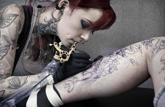 Как свести к минимуму риск для здоровья от татуировок