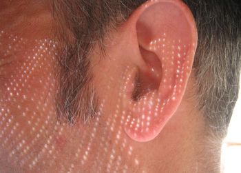 Почему в ухе ощущается заложенность – причины проблем со слухом